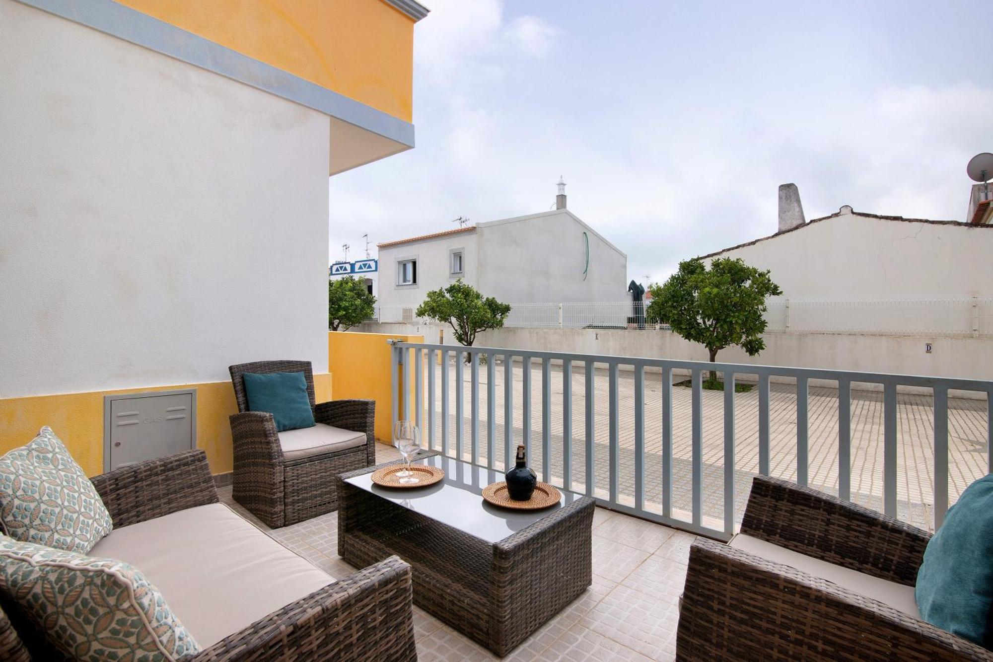 Villa Essence Of Grey Manta Rota Exterior photo