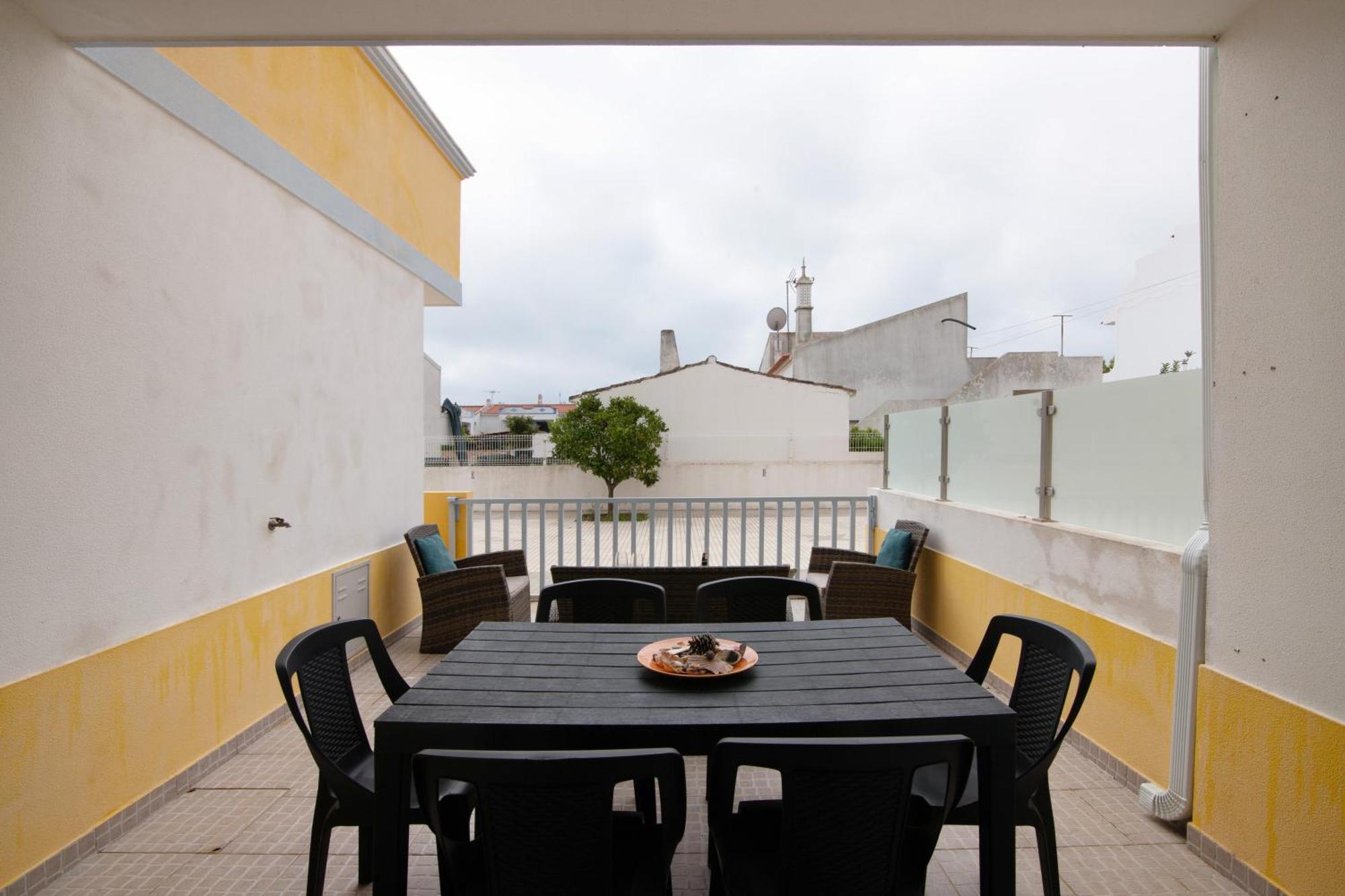 Villa Essence Of Grey Manta Rota Exterior photo